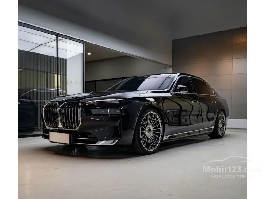 2023 BMW i7 xDrive60 Gran Lusso Sedan