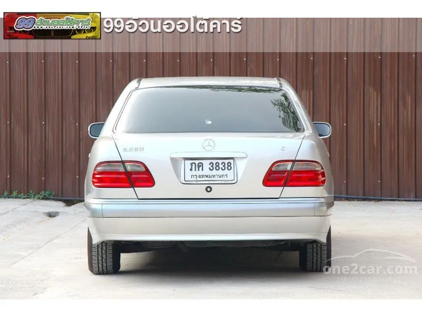 2001 Mercedes-Benz E220 Classic CDI Sedan