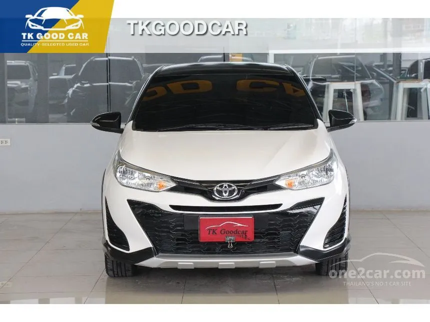 2020 Toyota YARIS Mid Cross Hatchback