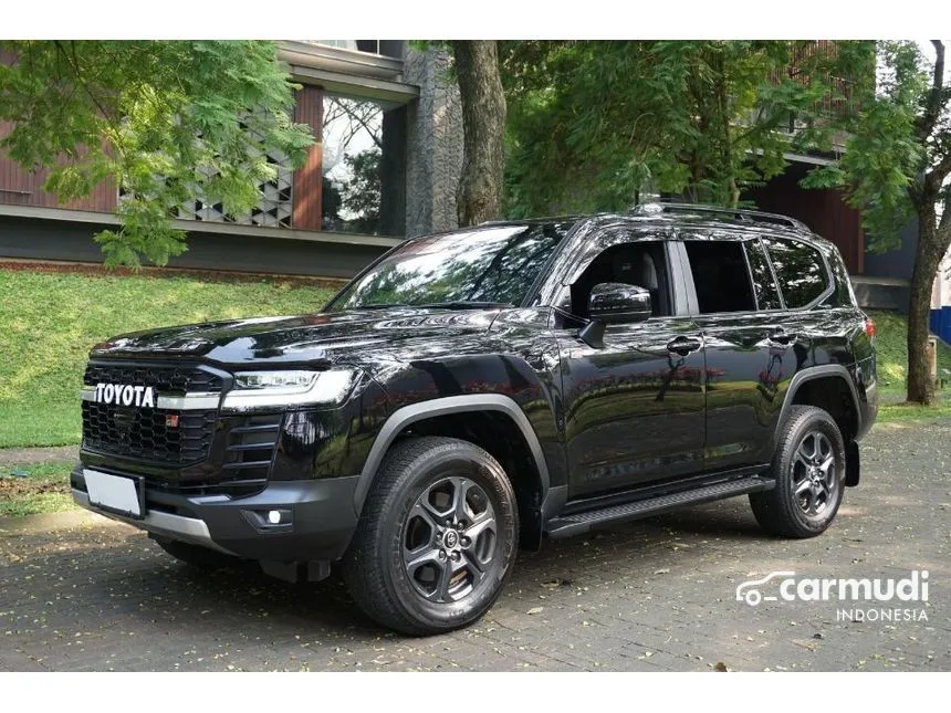 2023 Toyota Land Cruiser 300 GR-S (Non Premium Colour) SUV