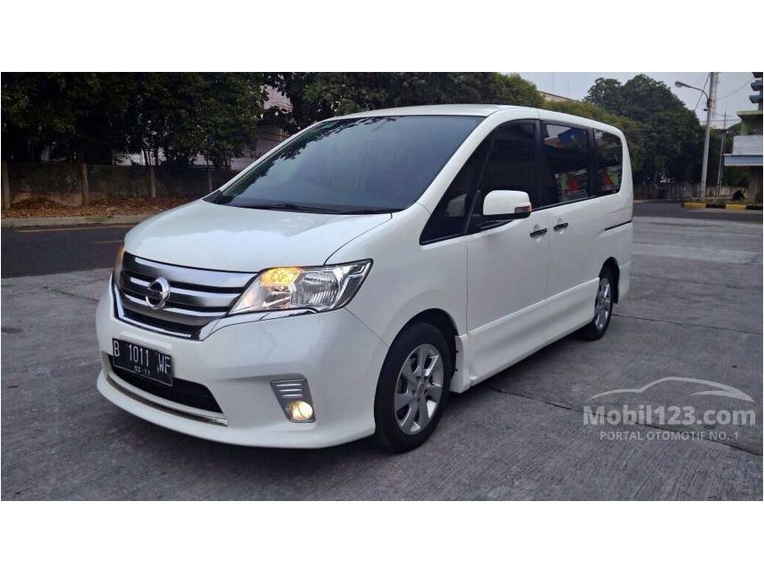 Nissan serena 2013