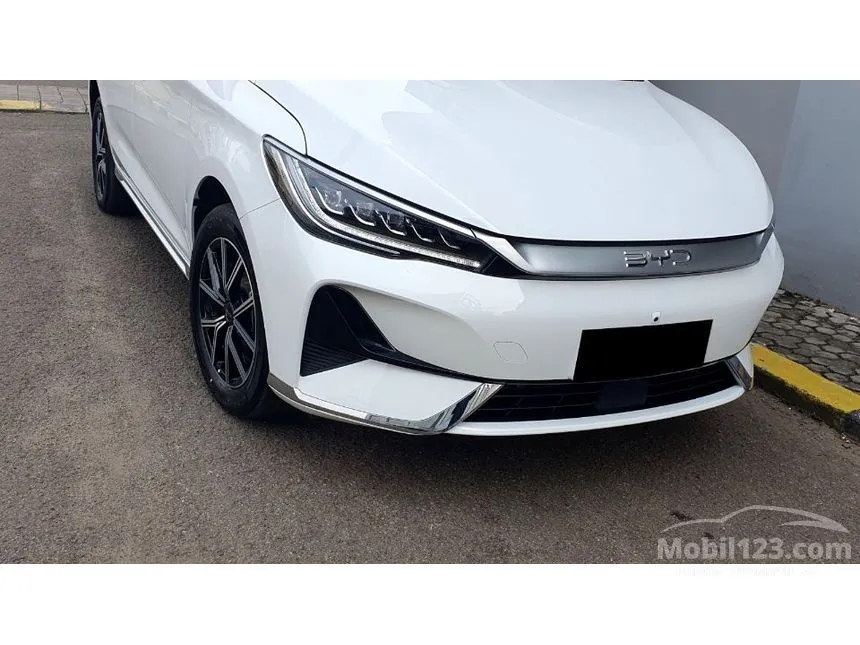 2025 BYD M6 Superior Captain 6 Seater MPV