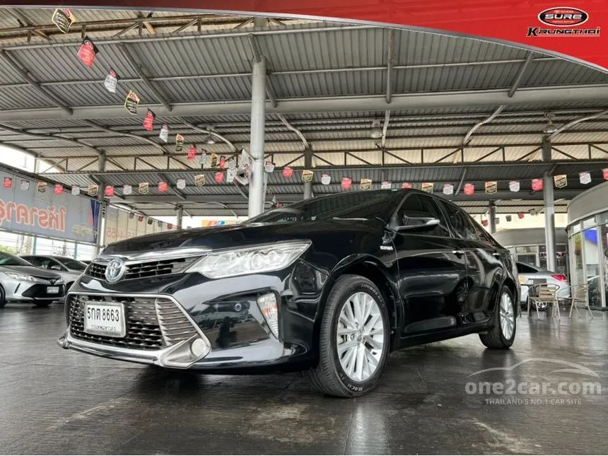 2016 Toyota Camry Hybrid Sedan