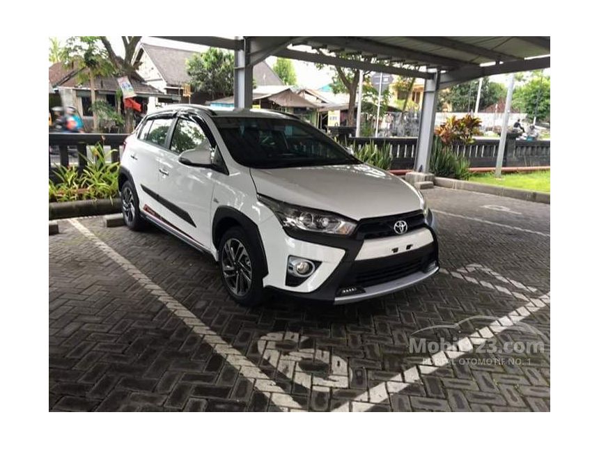 Jual Mobil Toyota Yaris 2017 Trd Sportivo Heykers 1 5 Di Bali Automatic Hatchback Putih Rp 292 093 000 4192106 Mobil123 