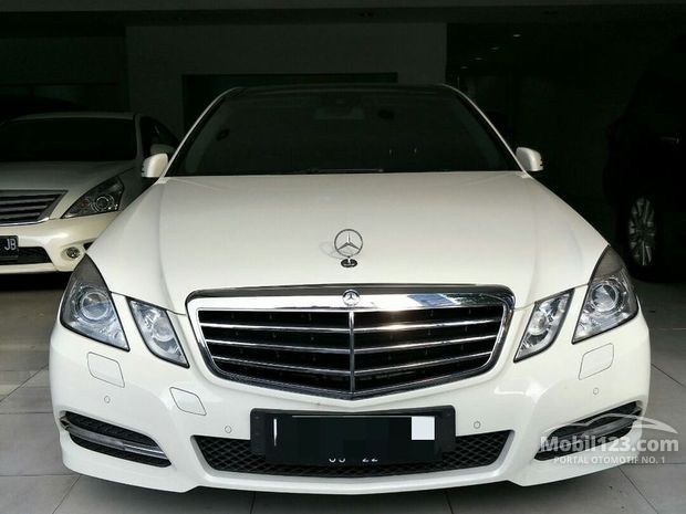 Mercedes-Benz Mobil bekas dijual di Surabaya Jawa-timur Mercedes-Benz Mobil bekas dijual di Surabaya Jawa-timur