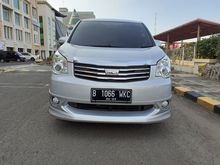 2013 Toyota NAV1 2.0 Luxury V MPV
