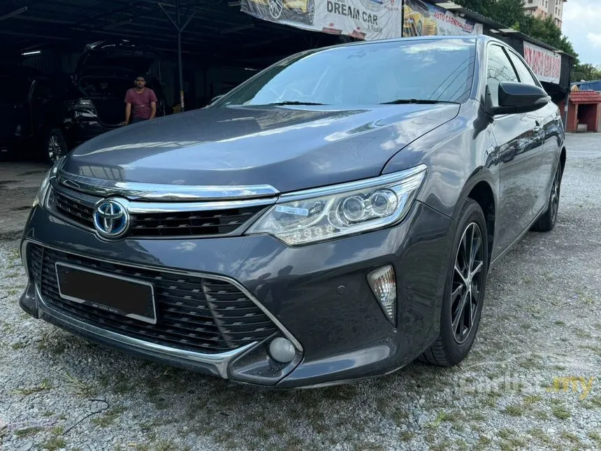 2015 Toyota Camry Hybrid Sedan