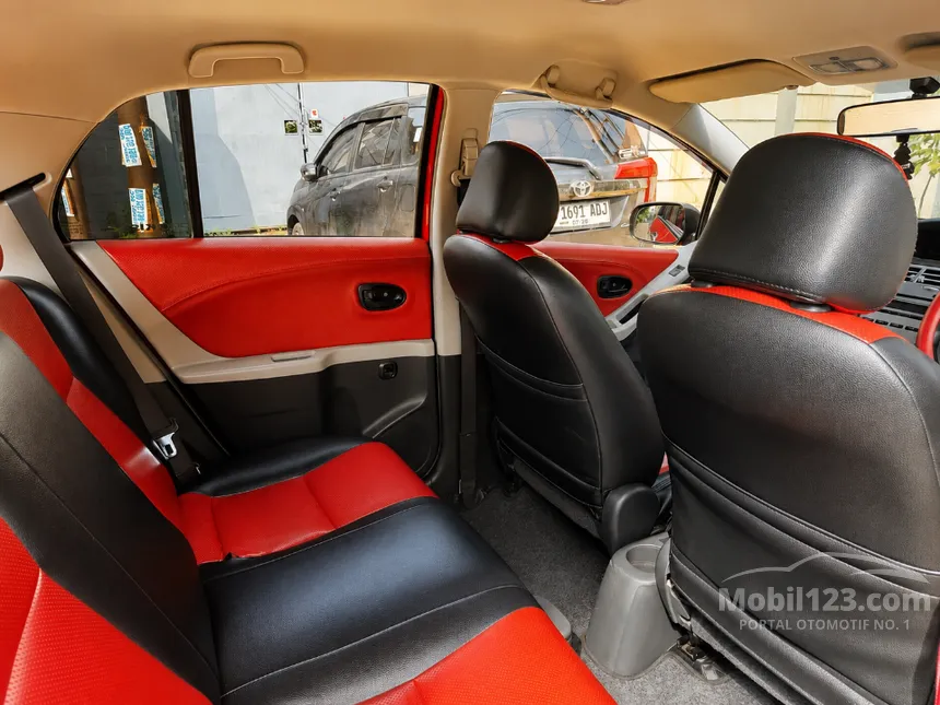 2011 Toyota Yaris J Hatchback