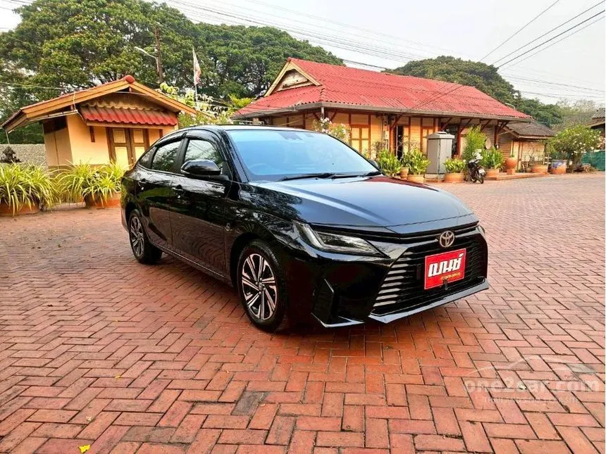 2022 Toyota Yaris Ativ Smart Sedan