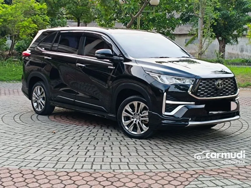 Jual Mobil Toyota Kijang Innova Zenix 2023 Q HV TSS Modellista (Non Premium Color) 2.0 di Jawa Timur Automatic MPV Hitam Rp 550.000.007