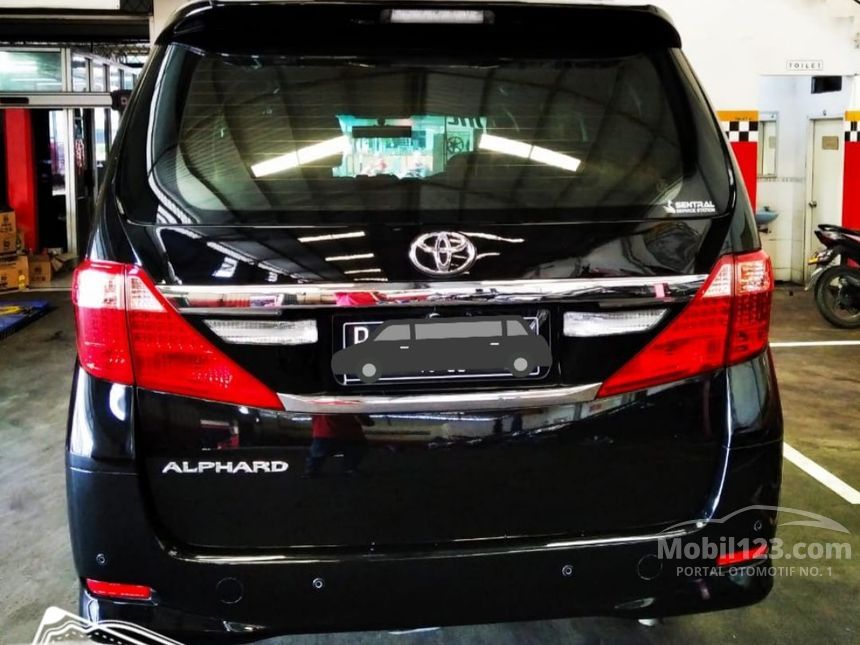2012 Toyota Alphard X MPV
