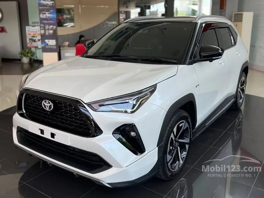 2026 Toyota Yaris Cross S HV with GR Parts Aero Pkg SUV