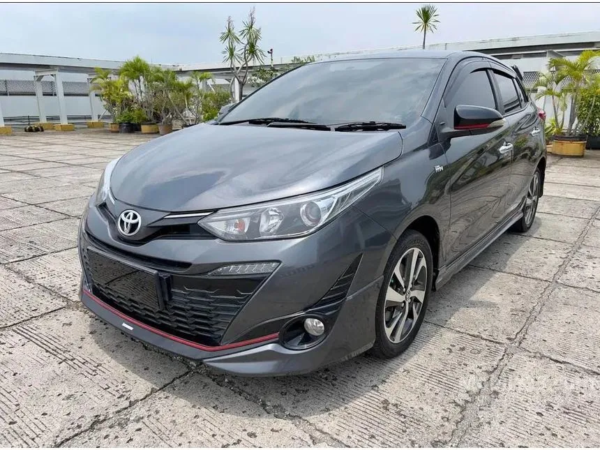 Jual Mobil Toyota Yaris 2019 TRD Sportivo 1.5 di Jawa Barat Automatic Hatchback Abu