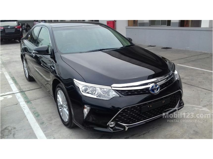 Jual Mobil Toyota Camry Hybrid  2021 Hybrid  2 5 di DKI 