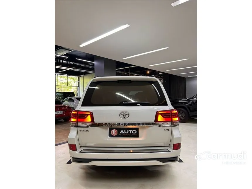 2018 Toyota Land Cruiser 200 VX-R SUV