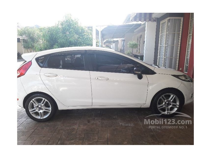 Jual Mobil Ford Fiesta 2013 Sport 1.6 di Jawa Barat 