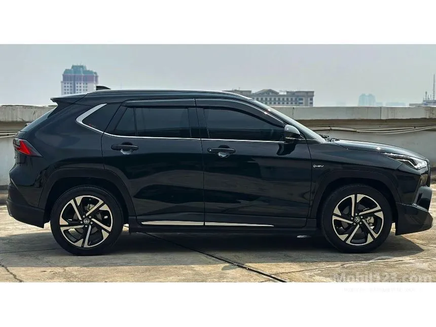 2023 Toyota Yaris Cross S HV with GR Parts Aero Pkg (Prem Clr) SUV