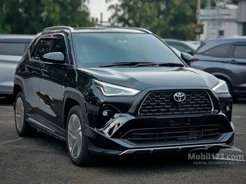 Jual Mobil Toyota Yaris Cross 2024 S GR Parts Aero Package HEV 1.5 di Jawa Barat Automatic Wagon Hitam Rp 349.000.000