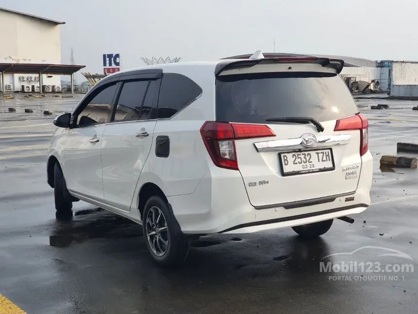 2018 Daihatsu Sigra R Deluxe MPV