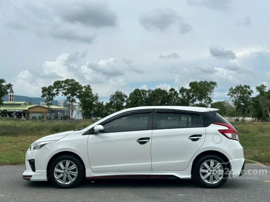 2017 Toyota YARIS G Hatchback