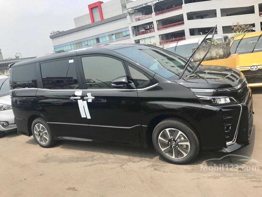 Toyota voxy 2020