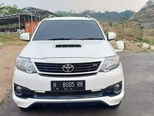 2014 Toyota Fortuner 2.5 G TRD MT, km cuma 30rb, full orisinil, dp minim bisa dibantu.