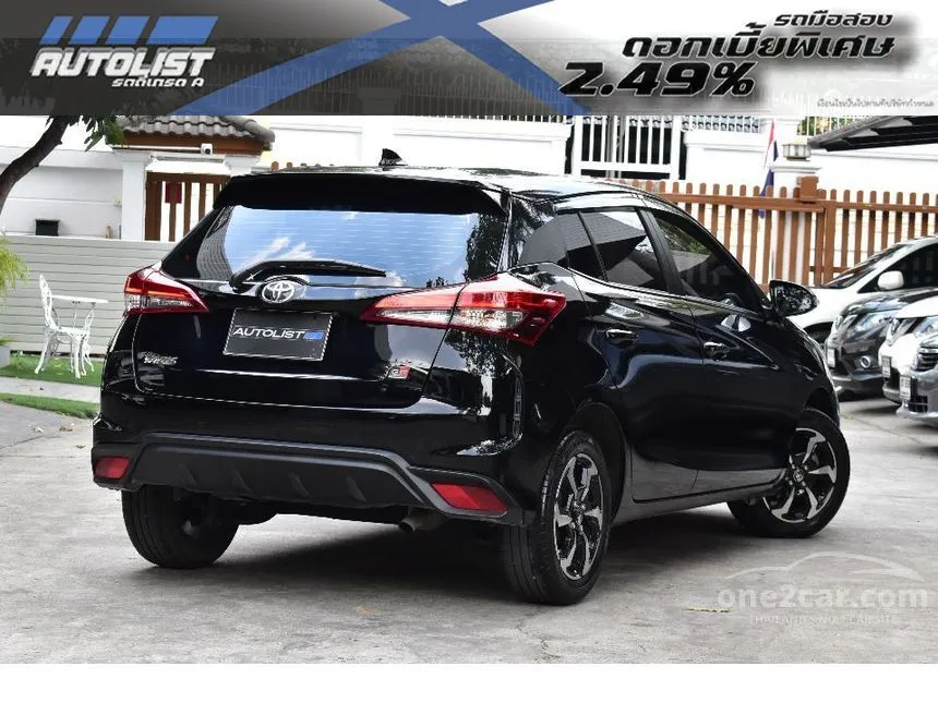 2023 Toyota YARIS Premium Hatchback