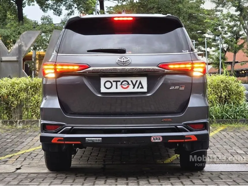 2022 Toyota Fortuner GR Sport 4X2 SUV