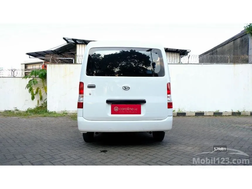2022 Daihatsu Gran Max Mini Bus D Van