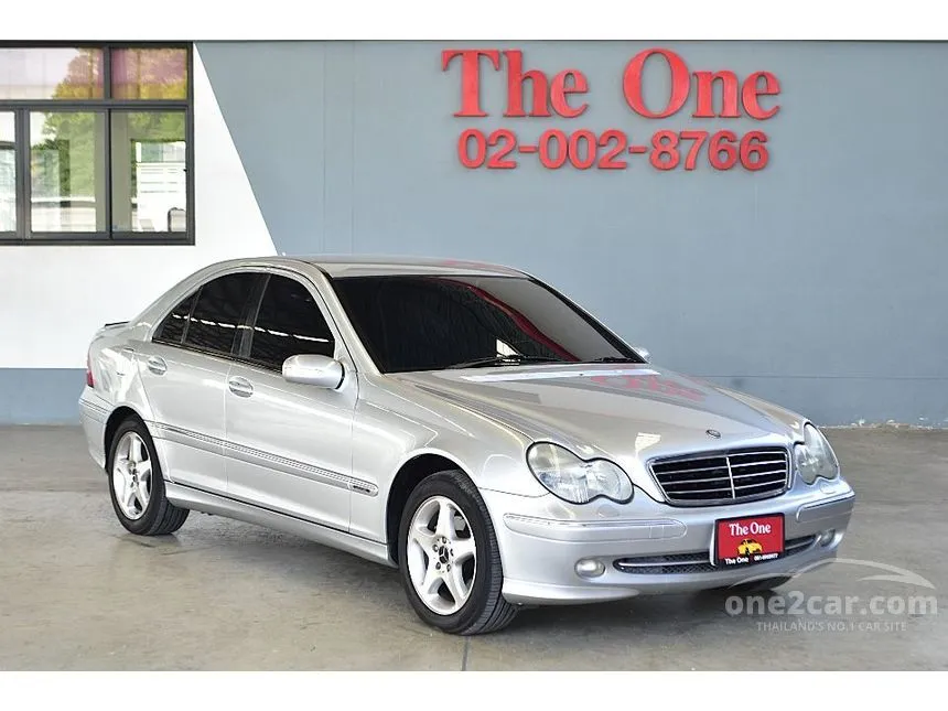2003 Mercedes-Benz C200 Kompressor Avantgarde Sedan