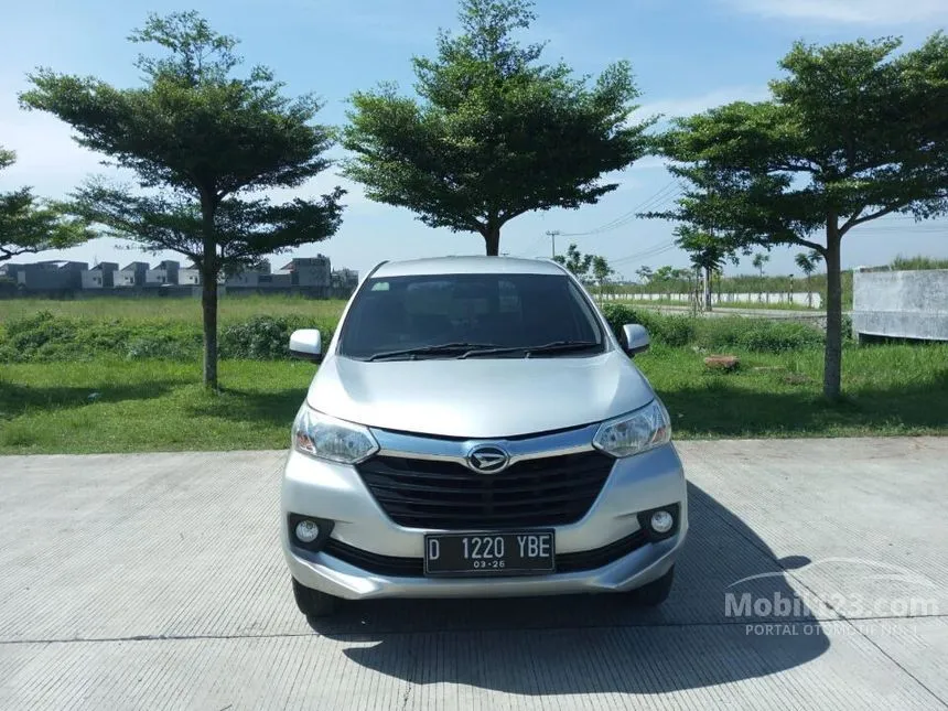 Jual Mobil Daihatsu Xenia 2015 R 1.3 di Jawa Barat Manual MPV Silver Rp 110.000.000