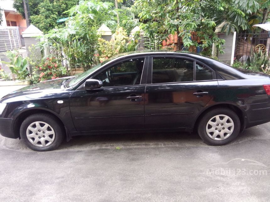 Jual Mobil  Hyundai  Sonata 2010 2 4 Manual 2 4 di DKI 