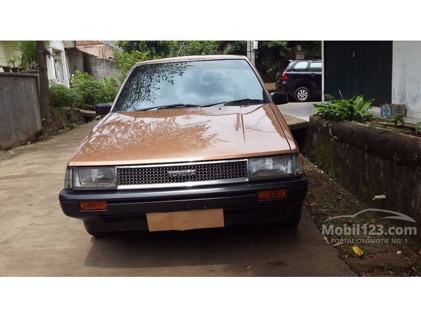 1985 Toyota Corolla E80 Sedan