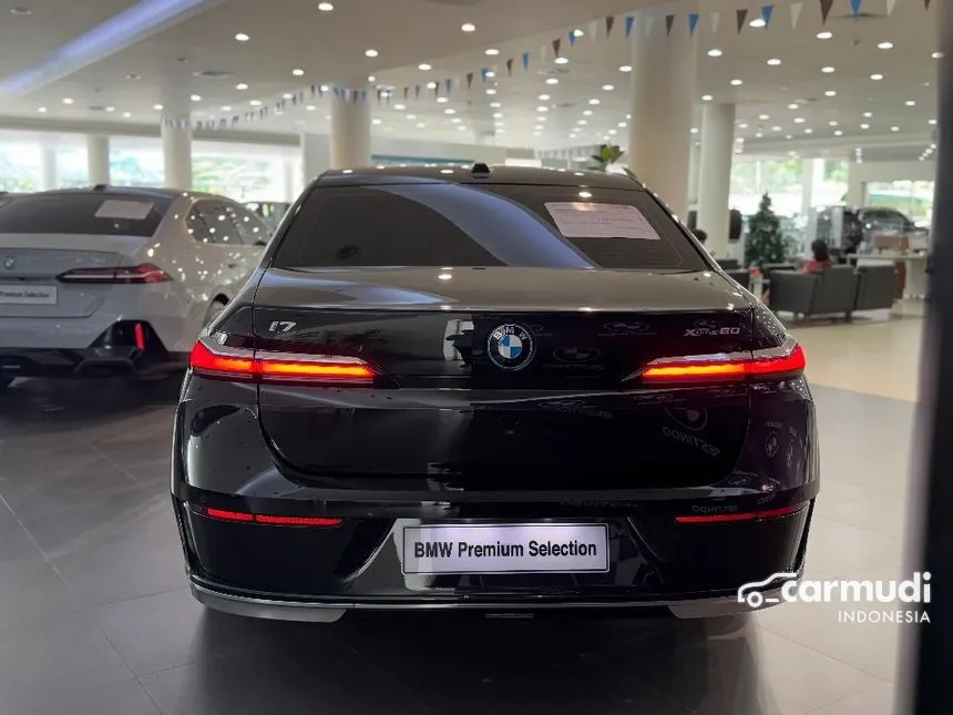 2024 BMW i7 xDrive60 Gran Lusso Sedan