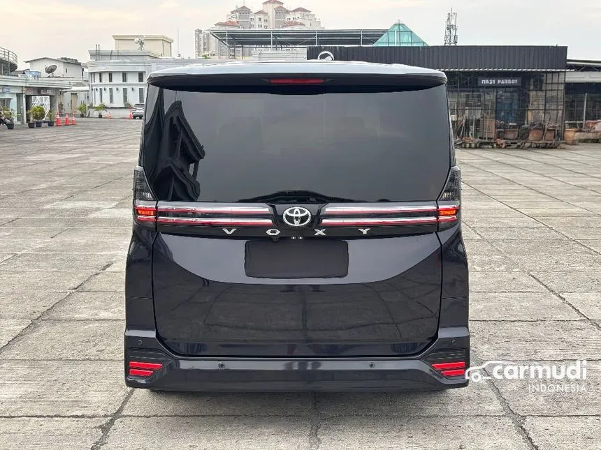 2022 Toyota Voxy (Premium Color) MPV