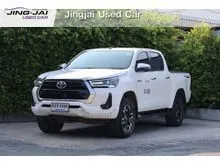 2022 Toyota HILUX REVO 2.4 Double Cab Prerunner Mid Pickup