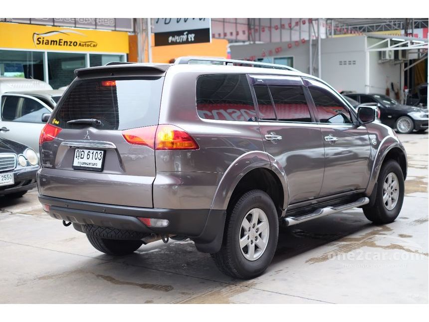 Mitsubishi pajero sport 2011