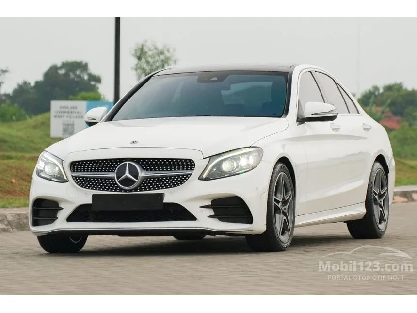 2019 Mercedes-Benz C300 AMG Line Sedan