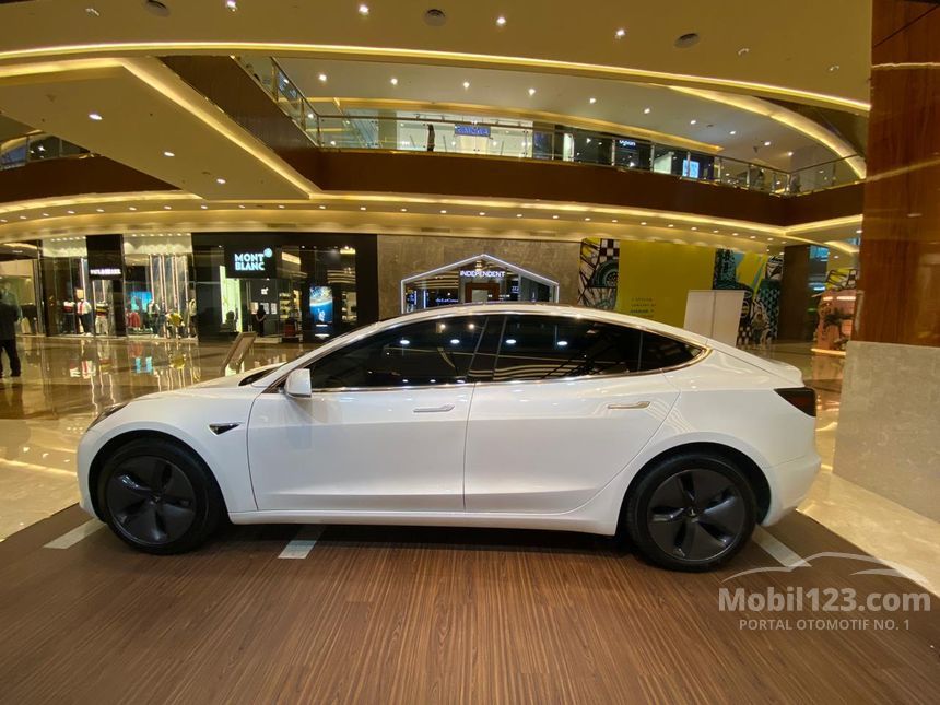 Jual Mobil  Tesla  Model  3  2021 Standard Range di DKI 