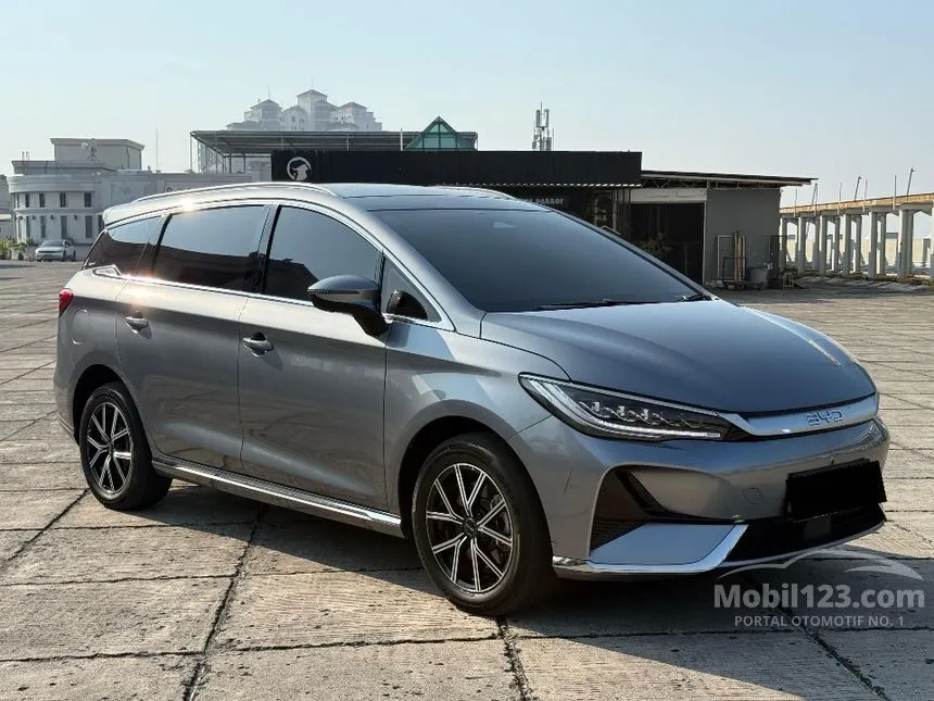 2024 BYD M6 Superior 7 Seater MPV