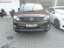 Toyota Fortuner G 2.5 VNT TRD matic 2015. *(Diesel / solar)* Hitam metalik
// TDP: 55juta