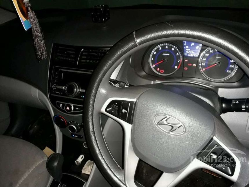 2013 Hyundai Grand Avega GL Hatchback