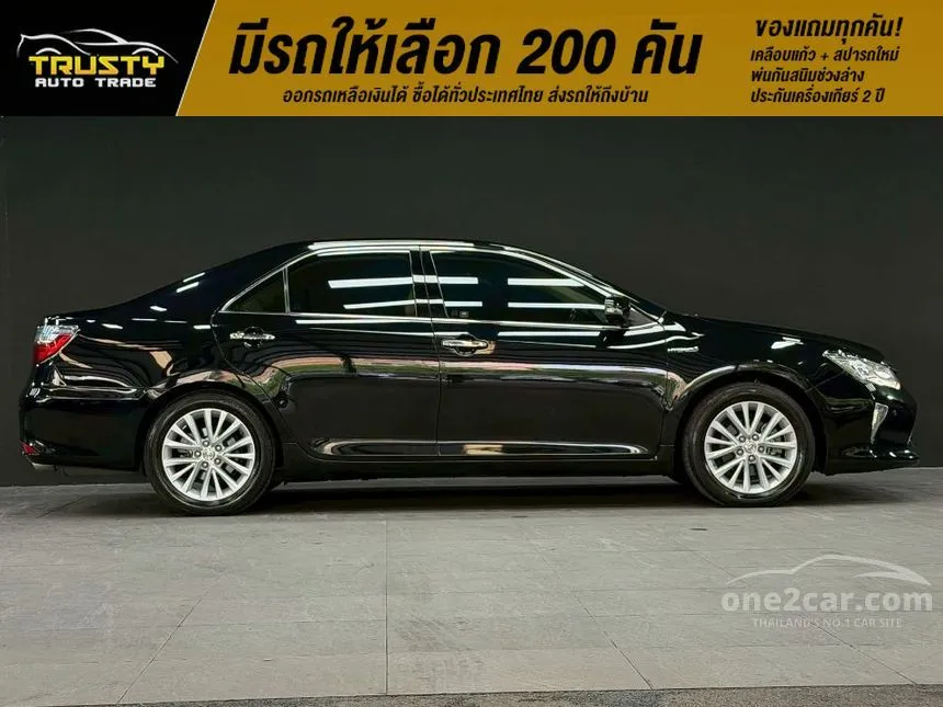 2017 Toyota CAMRY Hybrid Premium Sedan