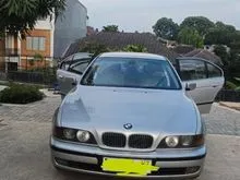 2000 BMW 528i 2.8  Sedan