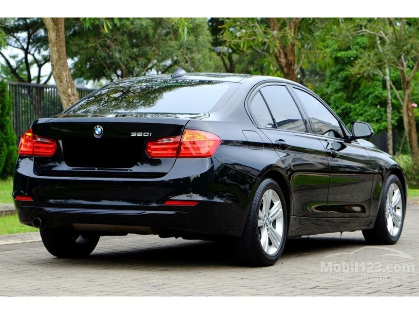 Jual Mobil BMW 320i 2015 Sport 2.0 di DKI Jakarta Automatic Sedan Hitam 