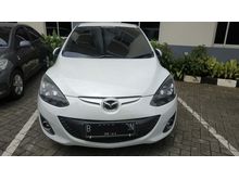 2012 Mazda 2 1.5 S Sedan pajak baru panjang km rendah warna putih