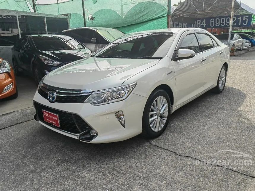 2016 toyota store camry hybrid