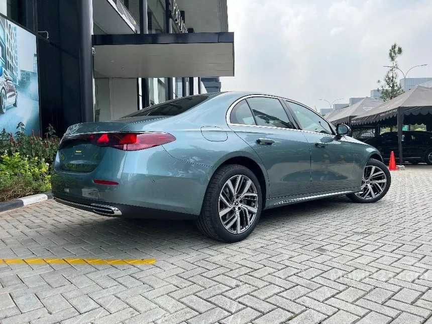 2025 Mercedes-Benz E200 Exclusive Line Sedan