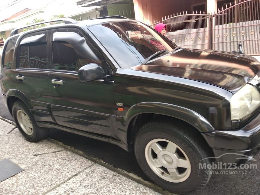 Jual Mobil Suzuki Escudo 2001 SQ 2.0 di Banten Manual SUV 