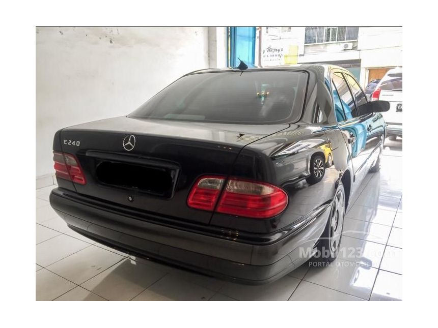 Jual Mobil  Mercedes Benz E240 2000 2 4 di Sumatera  Utara  